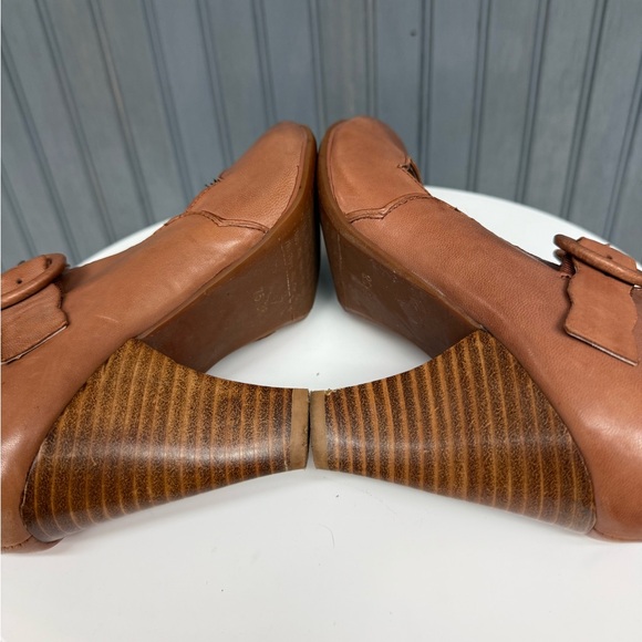 Miz Mooz Brown Heeled Shoes - Picture 11 of 13